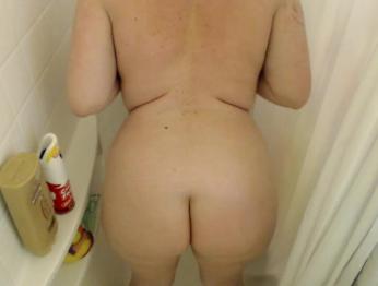 толстая кам-модель в душе соблазняет видео !! возбуждаюсь - часть 1 из 2 (часть 2 - часть)