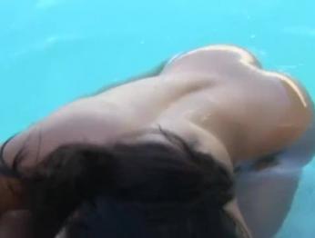 Латина сосать и ебать большой черный член