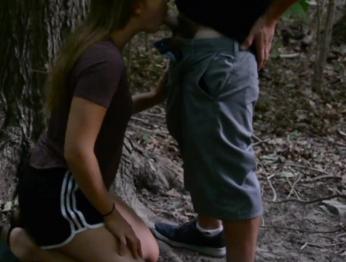 Любительские подростки трахаются в лесу! ПОЧТИ ПОКАЖИЛИ В КОНЦЕ