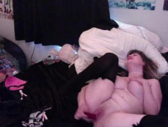 Я заставляю себя кончать много раз с моим вибратором