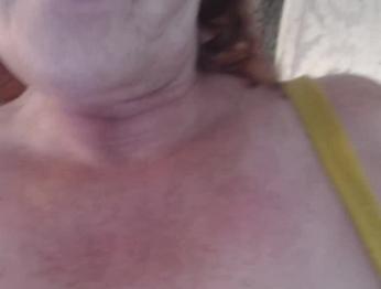 V89 POV ест мою киску, пока я курю