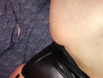 Большая задница принимает член собачий стиль