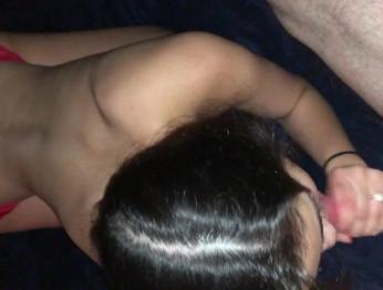 Латинка с толстой попкой - сосет и трахается с кончой