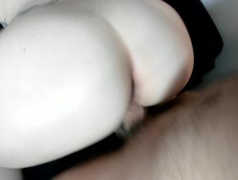 Молодой фигуристой тинке вылизывают и трахают ее киску! Брэнди Бонс