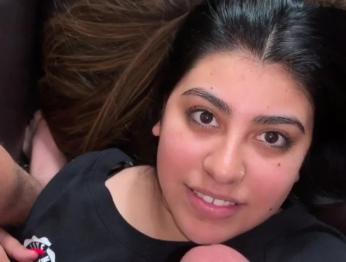 Девушка бросает школу, чтобы принять лицо и ставит на Snapchat