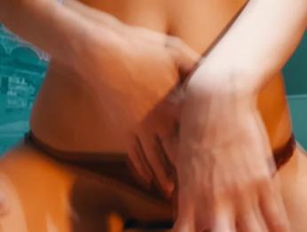 маленькая сестра соблазнила своего сводного брата. Трахал юношу