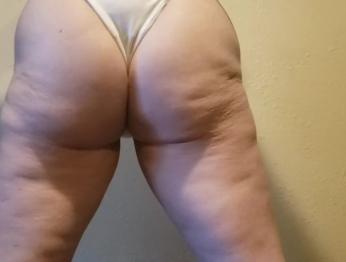 Трусики Twerking Granny: ASSQUAKE от Seattle Ganja Goddess соло с большой попкой