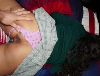 супер милая школьница трахается в задницу после школьной вечеринки