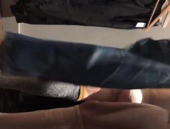 Часть 2, симпатичные лесбиянки трахаются в публичной раздевалке