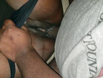 Милая негритянка с красивой киской