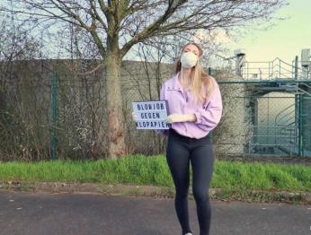 Фиона Фукс продает себя за туалетную бумагу #coronavirus