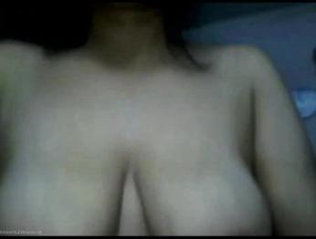 Индийская шлюха-жена Maya хорошо сосет и трахается (отличный звук)