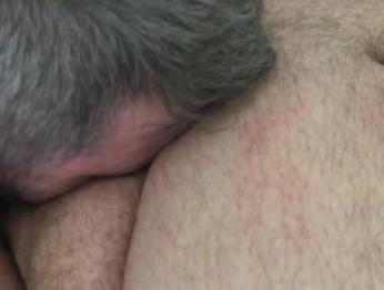 Жесткая, горячая и увлекательная игра с красивым мясистым медведем-трансом